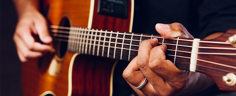 Cantor Voz e Violão para sua Festa, Aniversários e Eventos