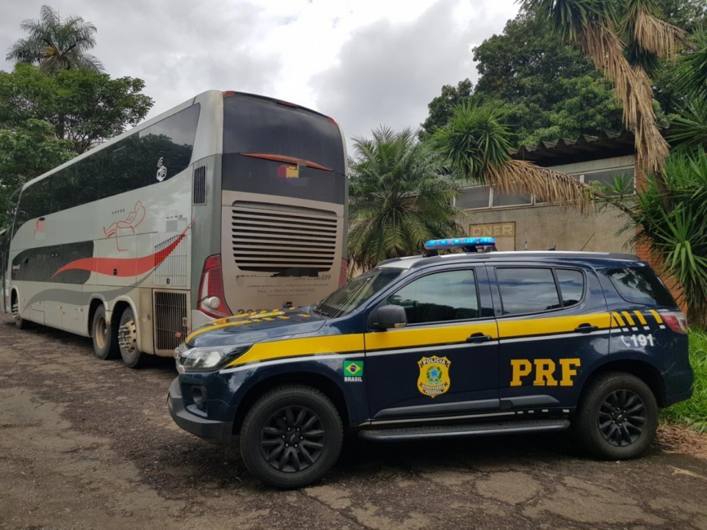 Israel & Rodolffo: cantor Israel sofre acidente na BR-153 em Goiânia após atropelar cavalo na pista