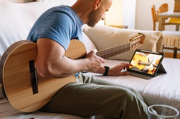 Aula de Guitarra Online com Professor Particular