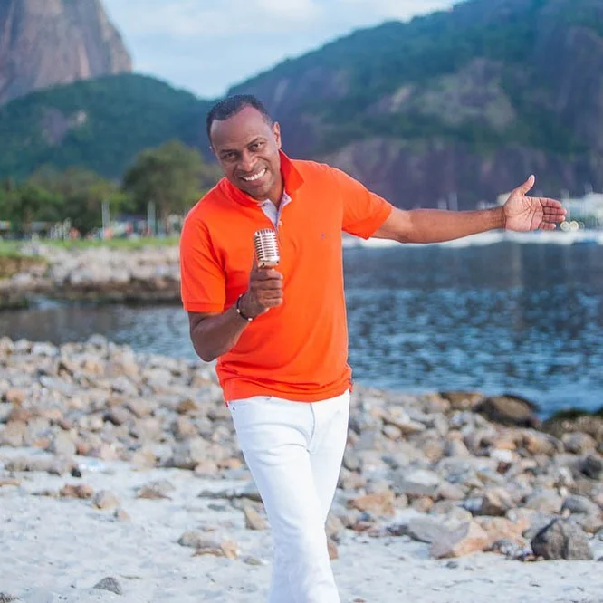 Cantor Liomar anuncia saída do Pique Novo após 35 anos e inicia carreira solo